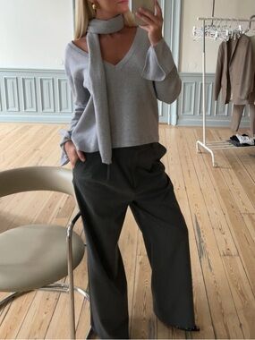 NEW NWT Djerf Avenue Grey scarf